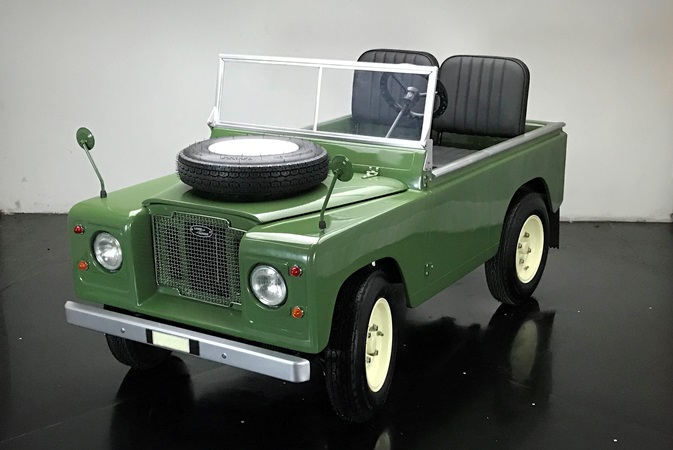 electric landrover toy